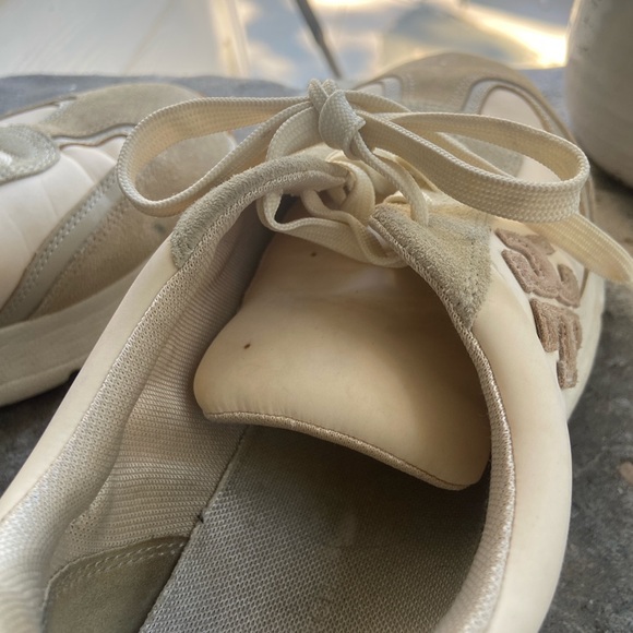 Tory Burch Beige and Cream Sneakers - Picture 14 of 14